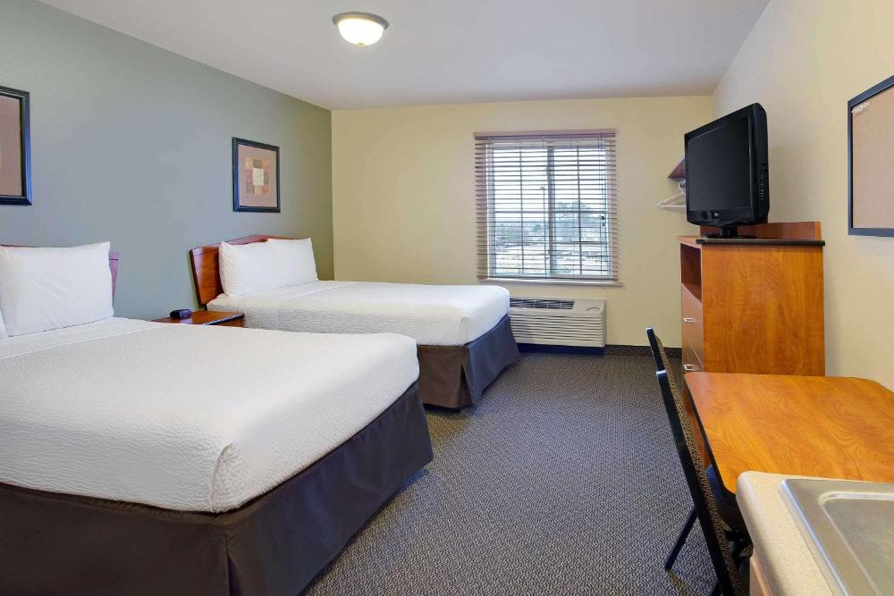 Queen Suite with Two Queen Beds - Smoking interior